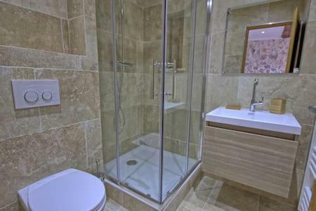 302-Appartement De Caractere Vieil أنتيب المظهر الخارجي الصورة